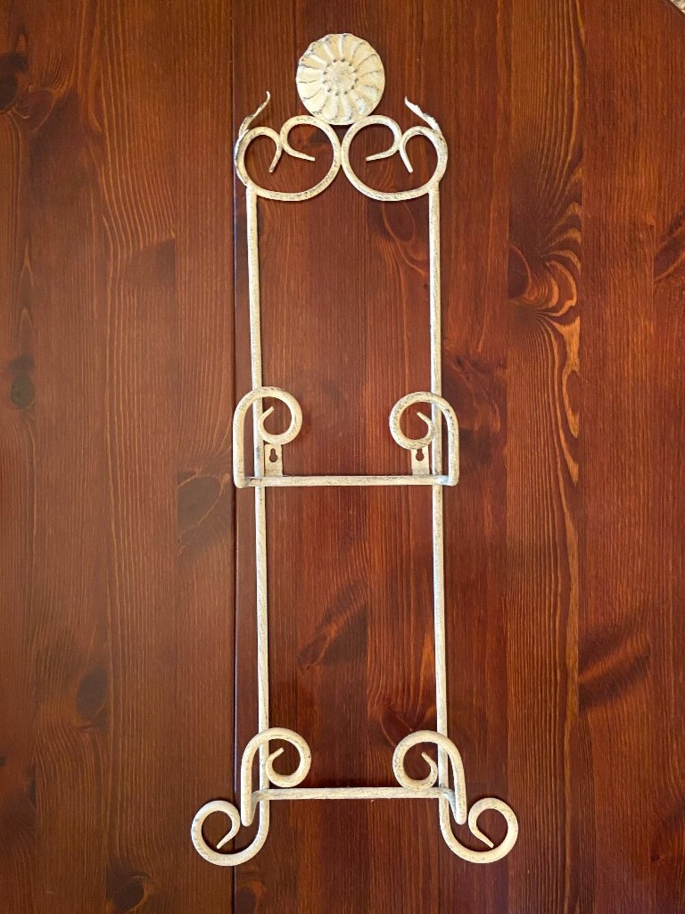Decorative Metal Plate Hanger